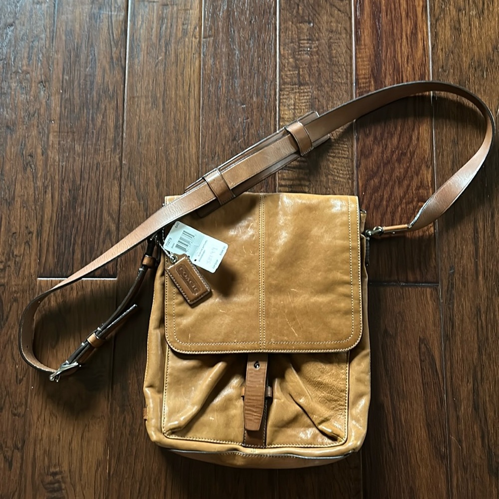 Coach cross body bag, unisex.
